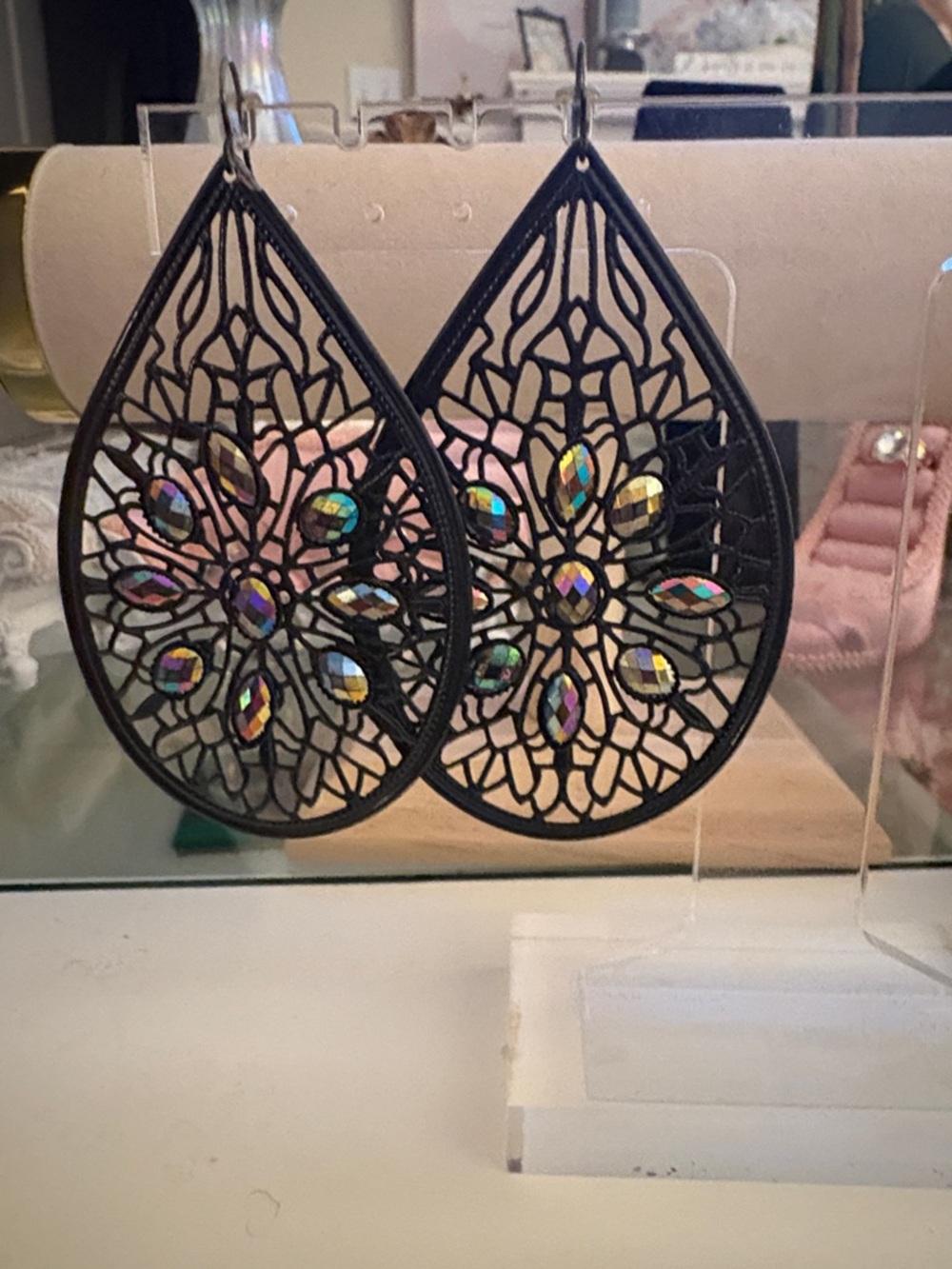 Black Teardrop Filigree Decorative Wall Accent with Iridescent Gems